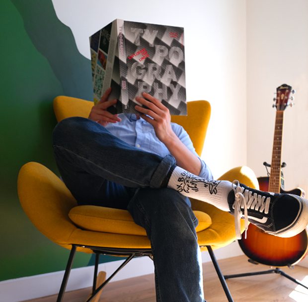 Photographie de Morvan Le Rest graphiste et illustrateur à Nantes et à Rouen